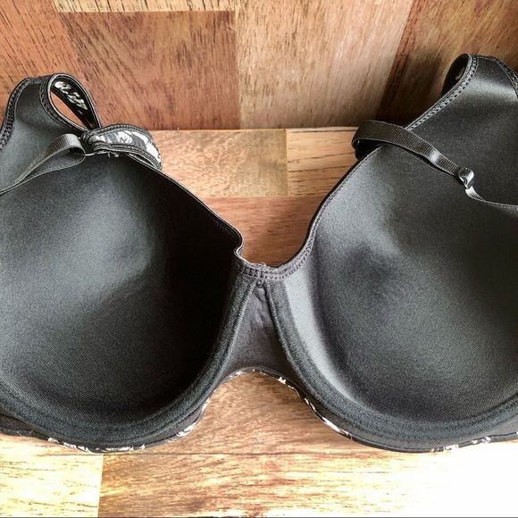 Adrianne Vittadini - Picture 4 of 7